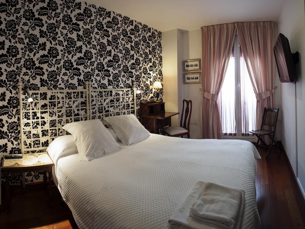 Ch Hostal Victoria Cuenca  Exterior foto